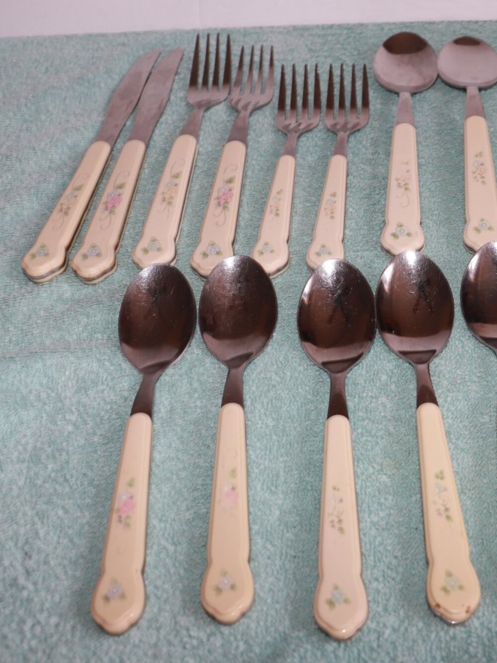 Pfaltzgraff Tea Rose Pattern Flatware Lot Of 16 pcs